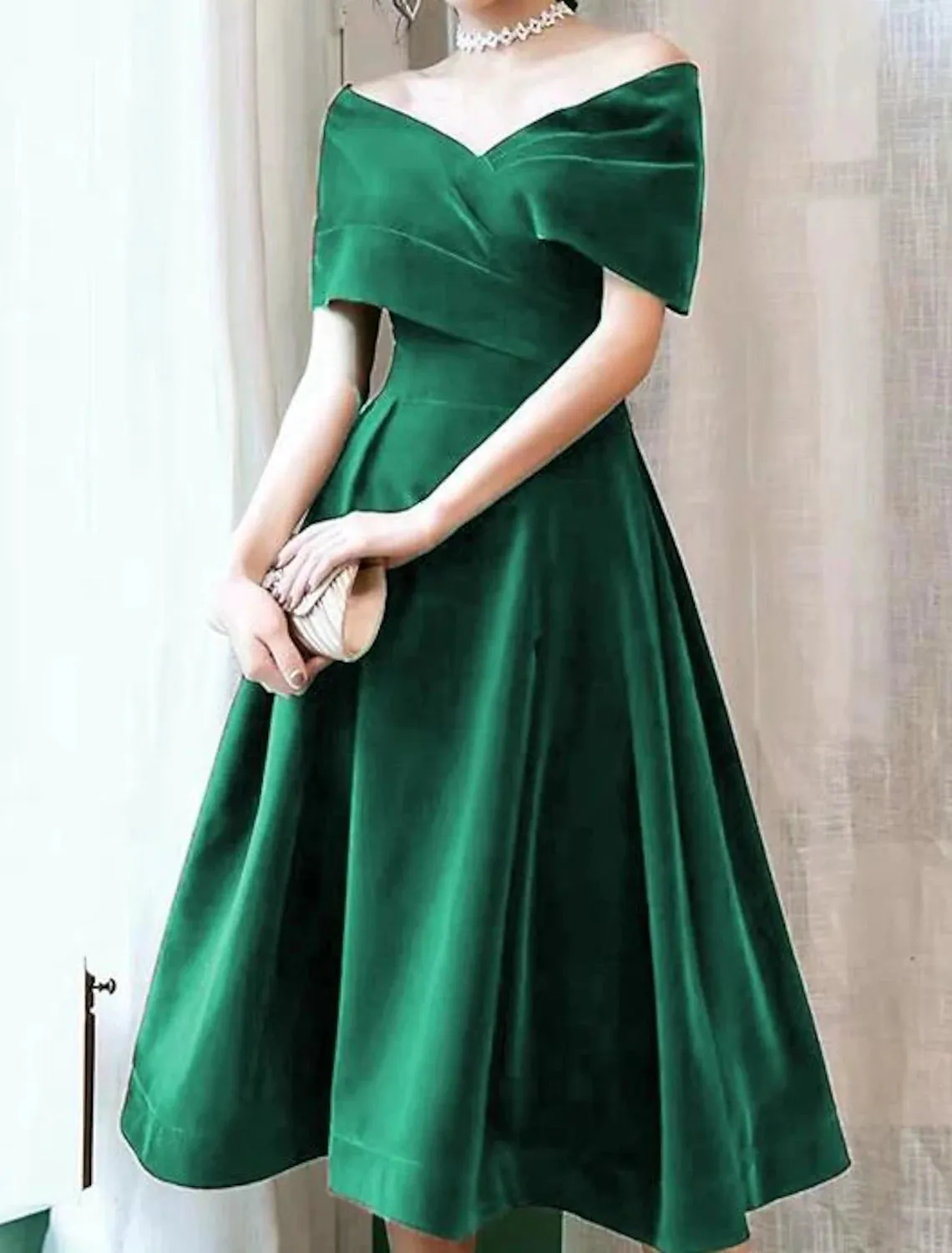 A-Line Cocktail Black Dress 1950s Dress Fall Wedding Guest Dress Knee Length Short Sleeve Off Shoulder Velvet with Pleats Pure Color