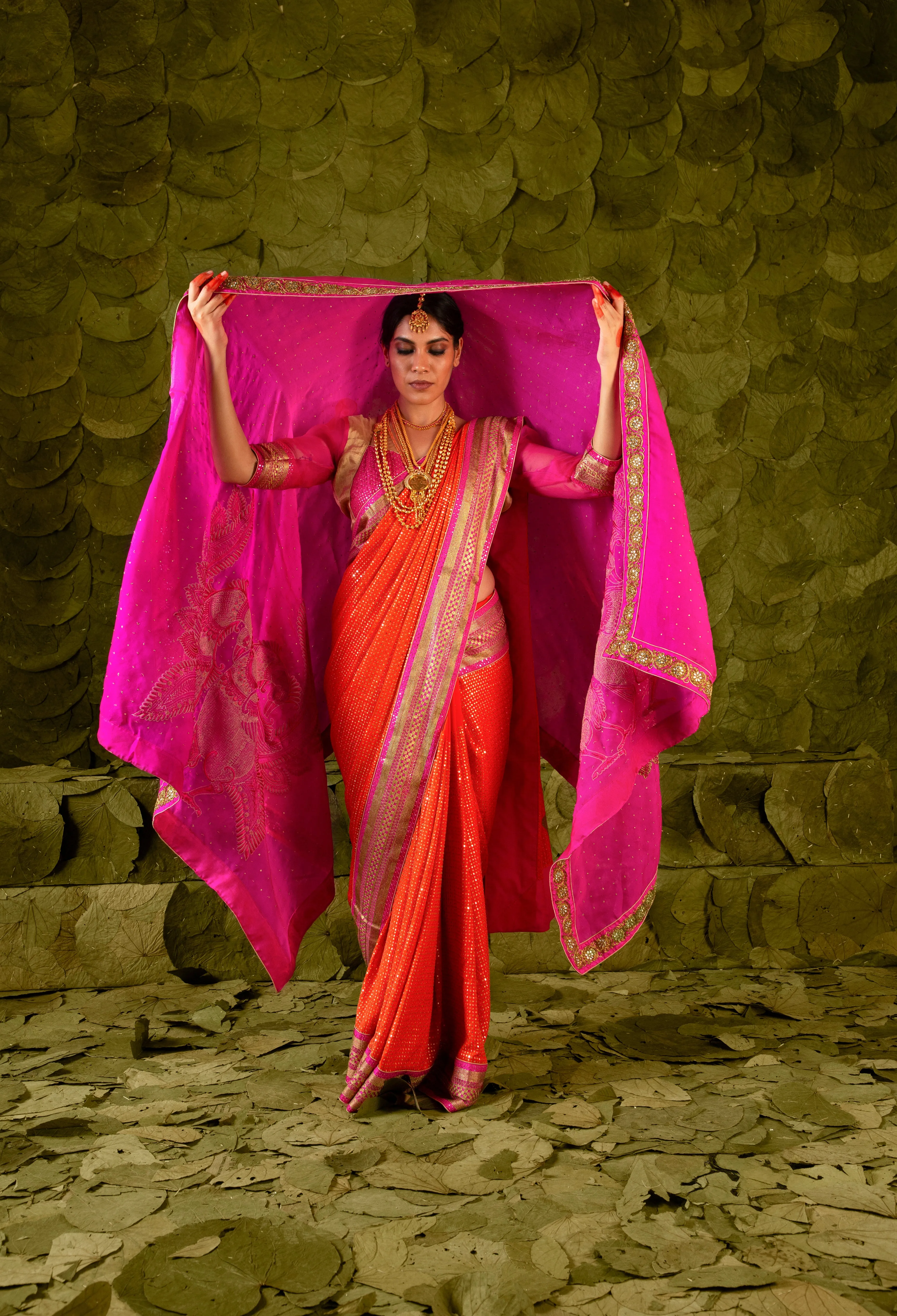 Heṇṇu (ಹೆಣ್ಣು) Dupatta in Shocking Pink