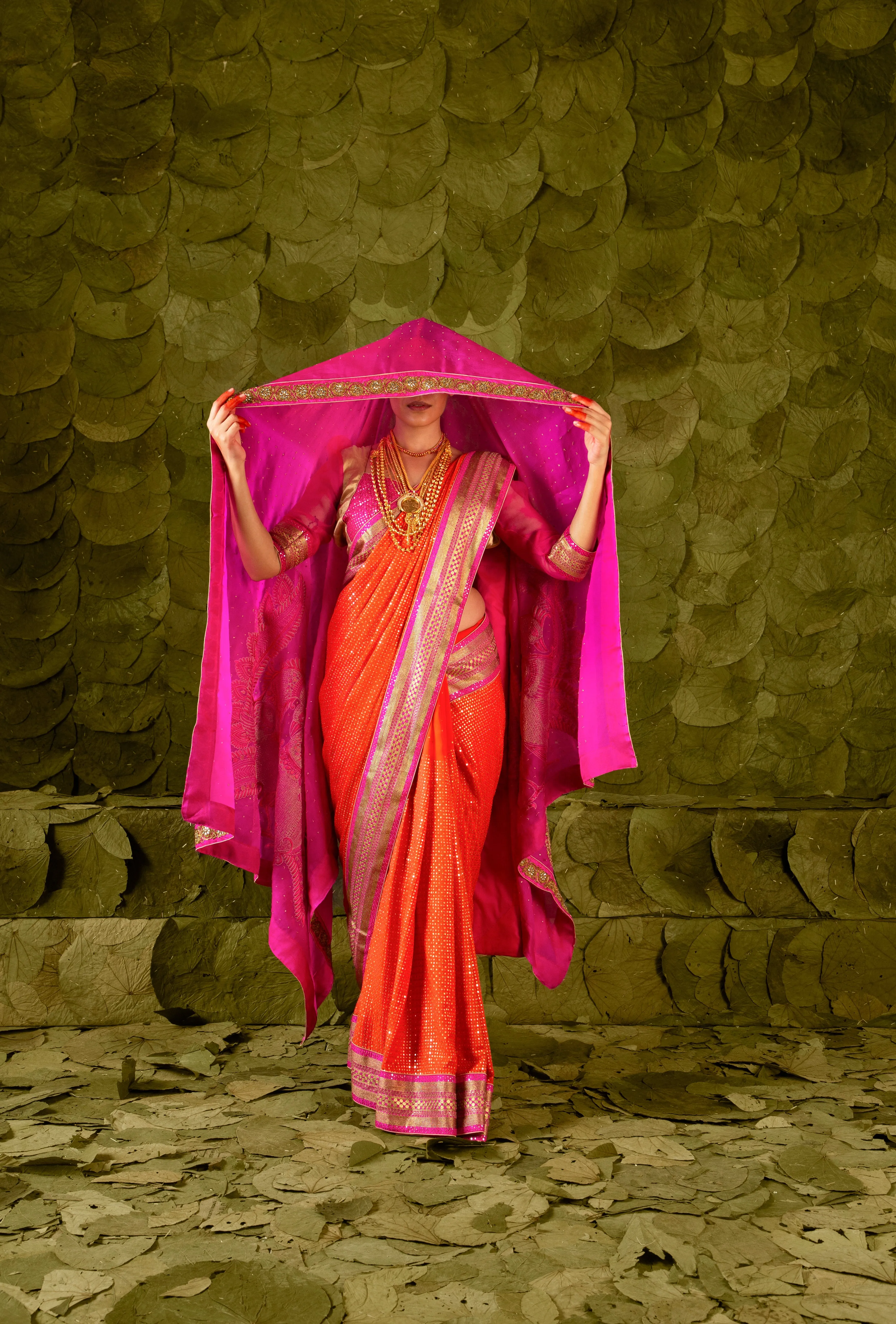 Heṇṇu (ಹೆಣ್ಣು) Dupatta in Shocking Pink